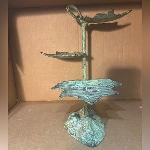Vintage decor piece - 3 grape leafs on a vine